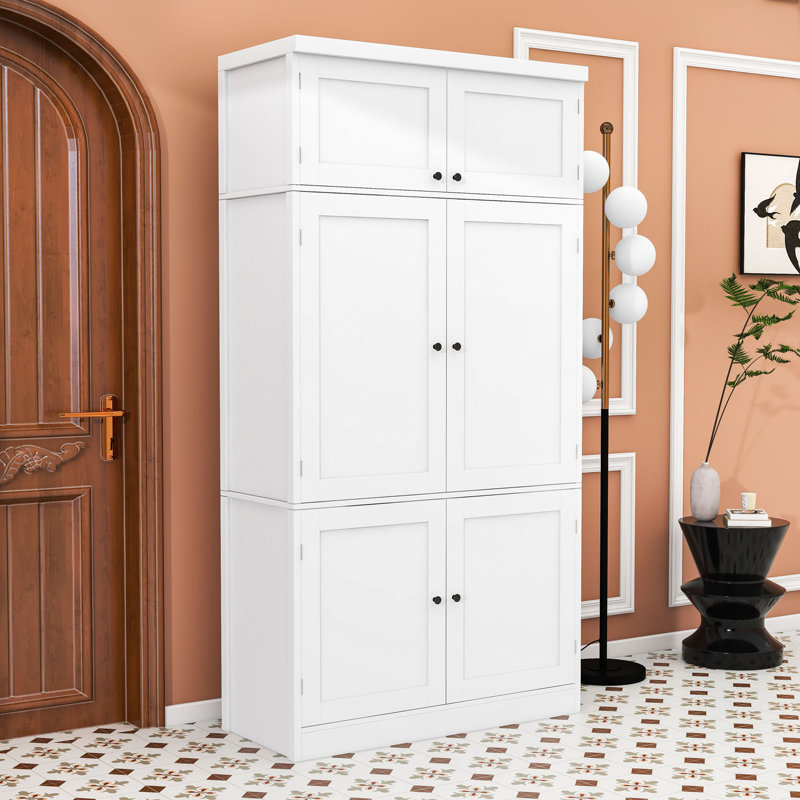 Grand garde-manger, grande armoire de style Shaker avec tablettes réglables, tablettes de porte et prises de courant, Blanc