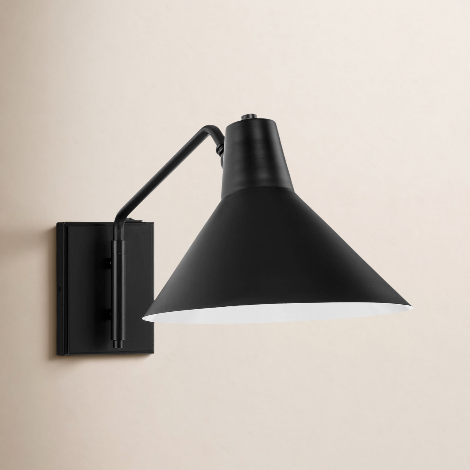 Single Light Armed Sconce, Matte Black