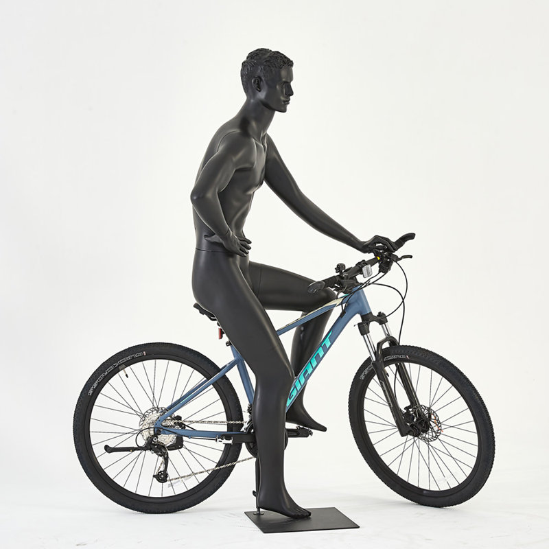 Anatollo People Statue