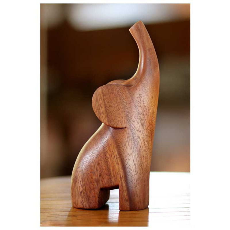 Figurine en bois essential éléphant fait main Bennison