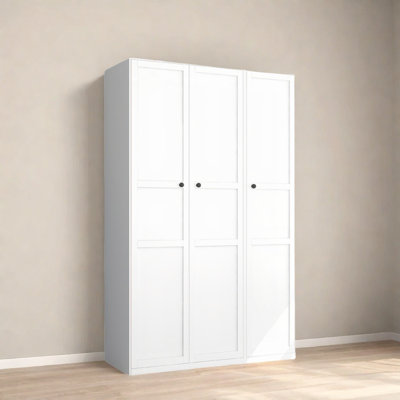 Garde-robe simple de couleur unie