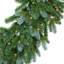 Couronne de Noël épinette artificielle bleue pré-éclairée-112569365