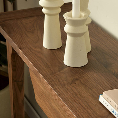 Console minimaliste de style nordique