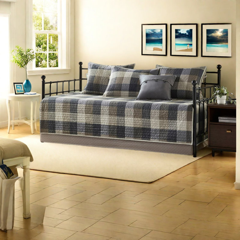 Premium Reversible Plaid Bedding Sets, Polyester Comfort, Rustic Style Daybed