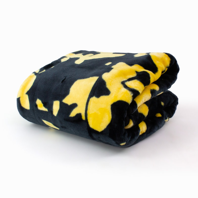Iowa Hawkeyes Black and Yellow Knitted Throw Blanket