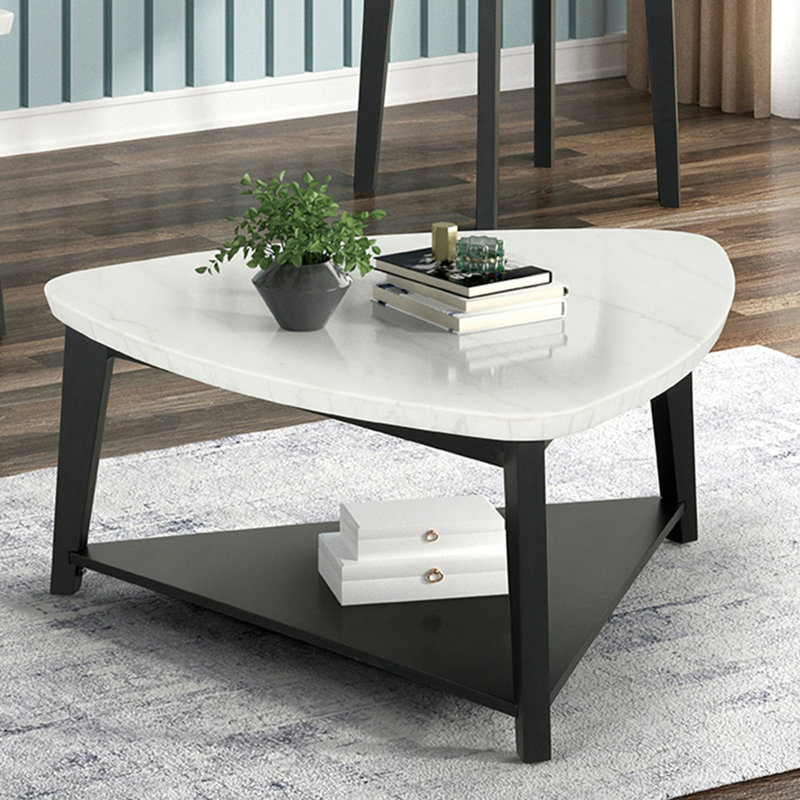 Ensemble de table 3 pièces de style contemporain 1 table basse triangulaire 2 x table de bout carrée avec plateau de rangement inférieur en marbre et finition noire et blanche