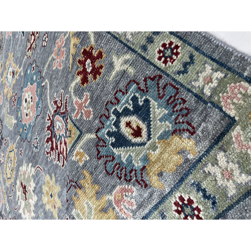 Elegant Gray Hand-Knotted Wool 8' x 10' Mahal Rug
