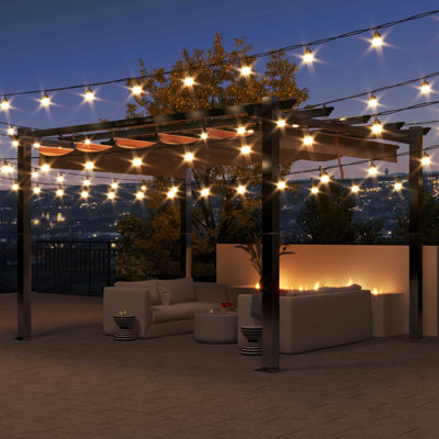 Pergola en aluminium avec auvent