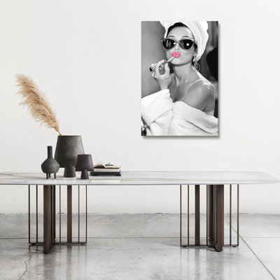 " Audrey Hepburn Portrait "