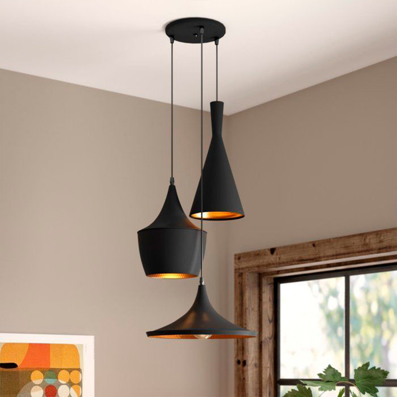Ensemble de trois luminaires suspendus noirs