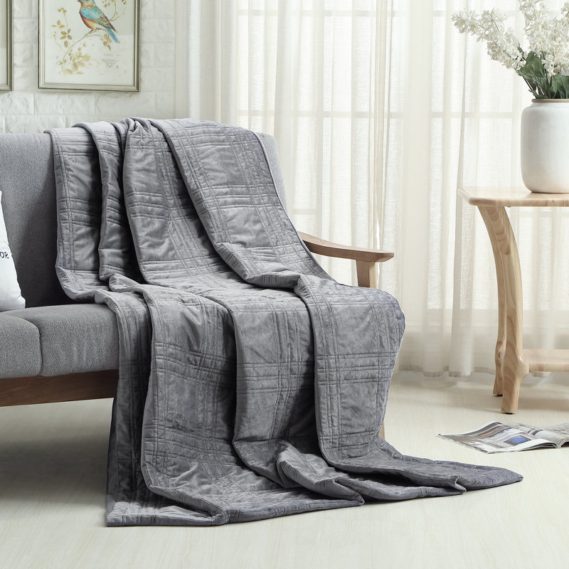 Couverture matelassée pour chambre Yasmine, Gris, l 48 po x L 72 po, 12 lb