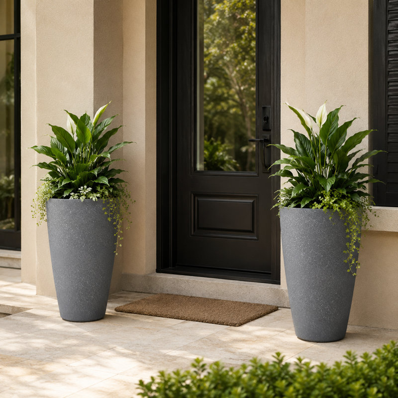 Grand pot de fleurs intérieur / extérieur en résine moucheté gris avec soucoupe et écran de drainage (ensemble de 2)