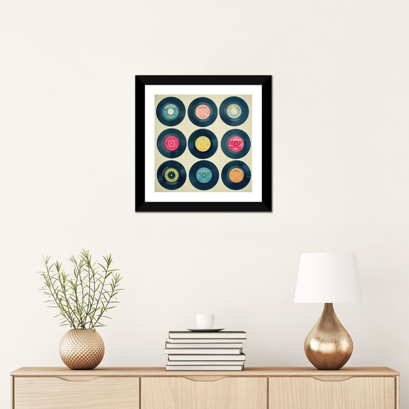 Collection de vinyle par Cassia Beck - impression, Papier encadré noir, Blanc, H 16 po x l 16 po x p 1 po