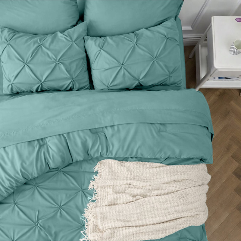 Microfiber Pintuck Duvet Cover Set – 2 Pillowcases, Double Duvet Cover + 2 Standard Pillowcases, Sage Green