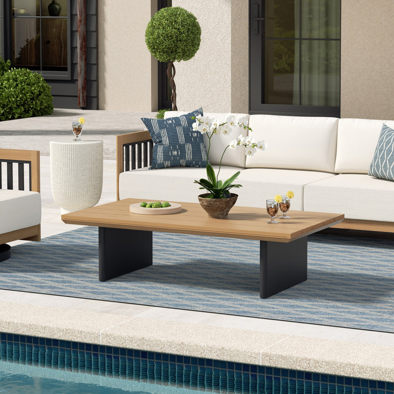 Table basse rectangulaire en aluminium Sereno L 52 po x P 27,5 po, Dessus en teck mat / base noire