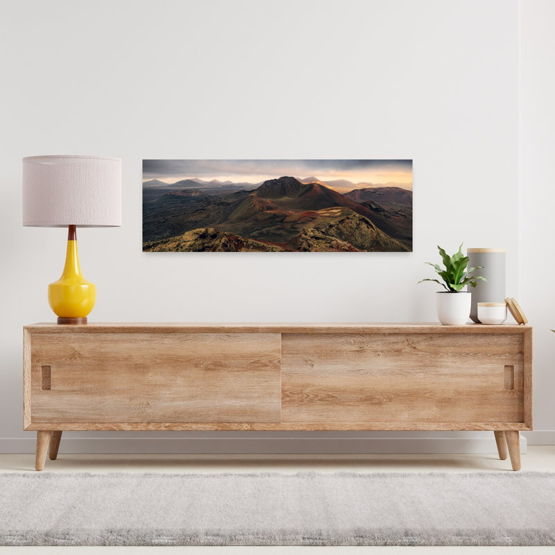 Volcanique, paysage abstrait contemporain, art mural, H 36 po x l 12 po