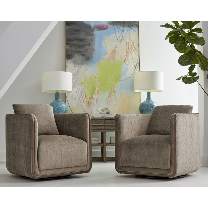 Sagrada Swivel Chair, N-Otter