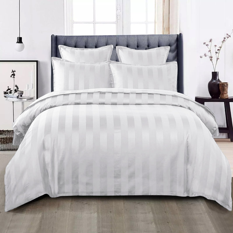 Renze Microfiber 250 TC Reversible Stripe Duvet Cover Set with Pillowcases, White