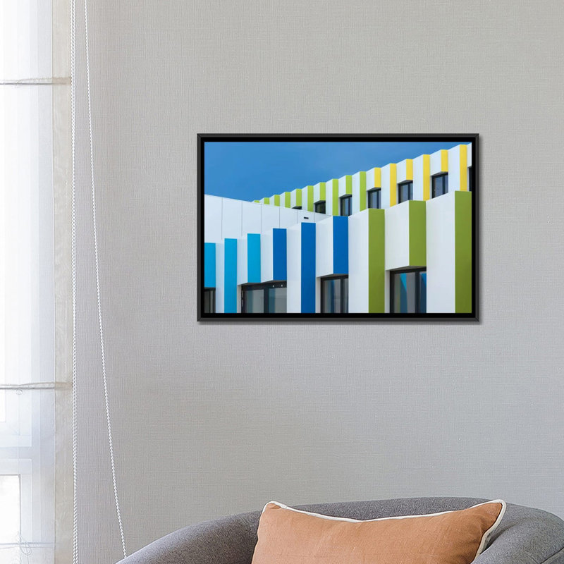 « triple façades », impression sur toile, H 18 po x l 26 po x P 1,5 po, Pas de tapis, Toile avec cadre noir