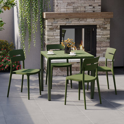 Ensemble repas carré pour 4 personnes