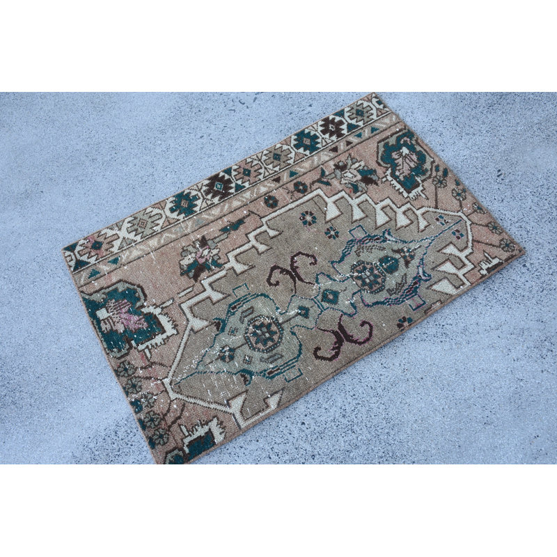 Classic Beige Wool Rug, Geometric Pattern 25.2x38.6 Inch Rug