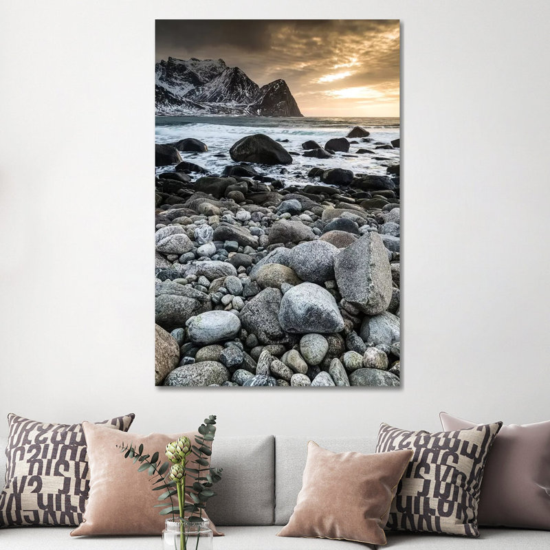 Norvège, Lofoten, Unstad I par Mikolaj Gospodarek - photographie sur toile tendue, H 60 po x l 40po x P 1,5 po