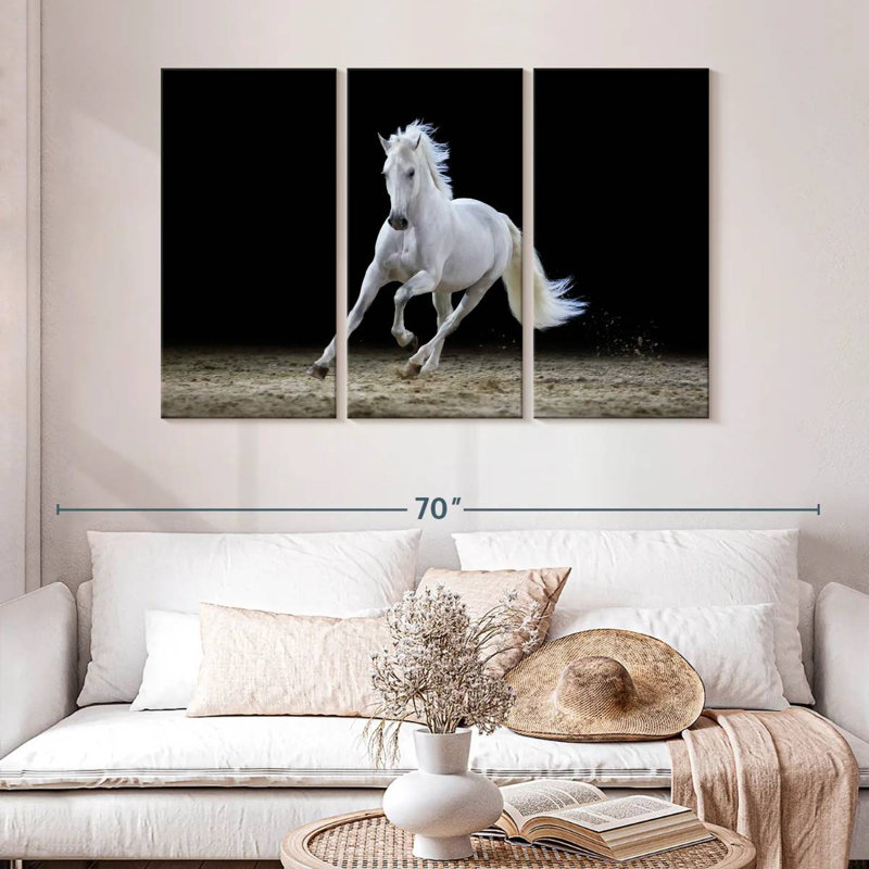 Brampt étalon blanc au galop, H 32 po x l 50 po