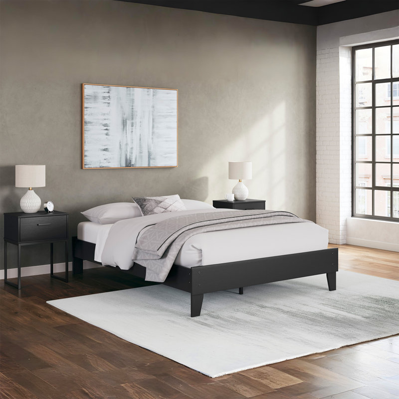 Gwendylon Platform Bed, Black, Queen