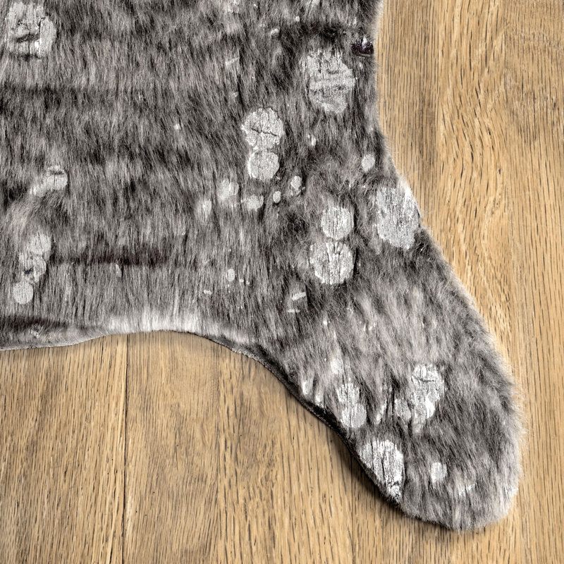 Tapis gris à imprimé animal Everette, Nouveauté 5 pi 9 po x 7 pi 7 po