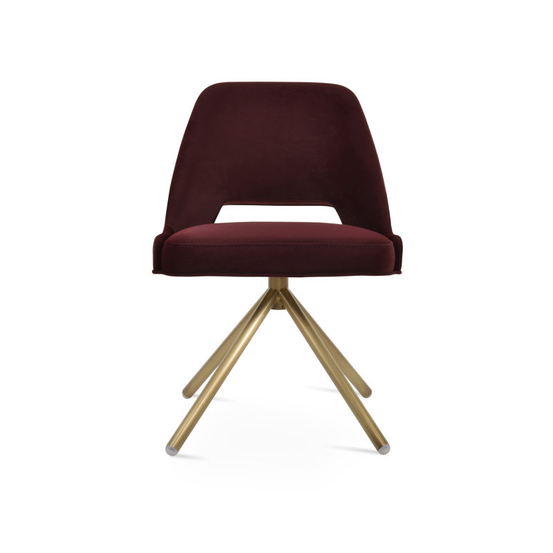 Chaise Marash, Laiton