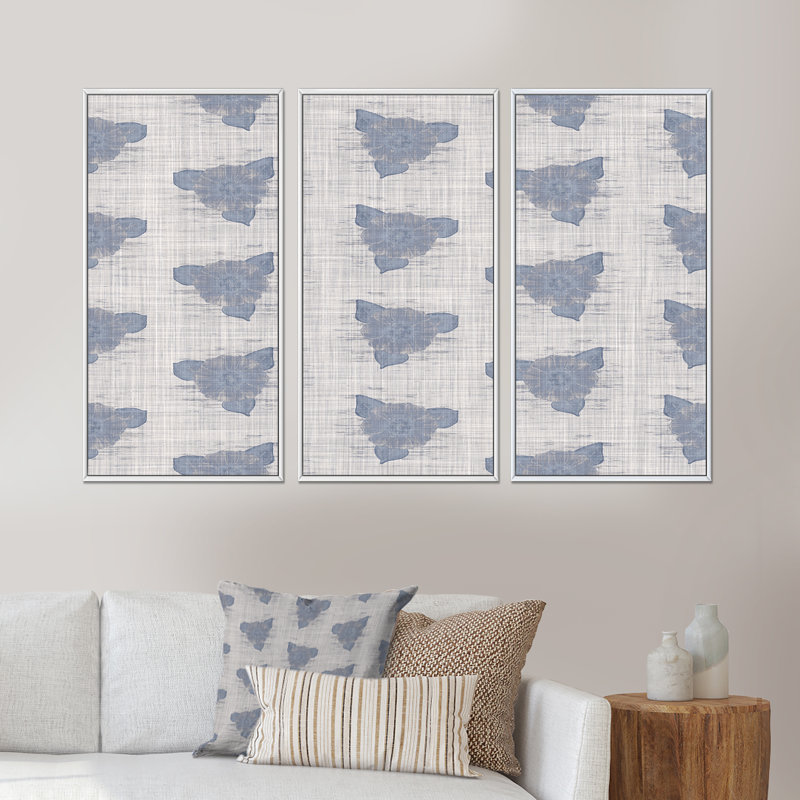 «Vintage Blue Famhouse Flower IV», reproduction sur toile flottante 3 pièces, H 20 po x l 36 po x P 1 po, Blanc