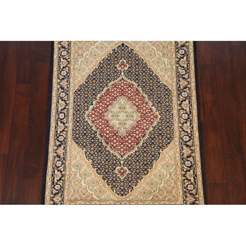 Tapis bleu marine en laine et en soie noué à la main de conception unique 3 pi 11 po x 5 pi 11 po