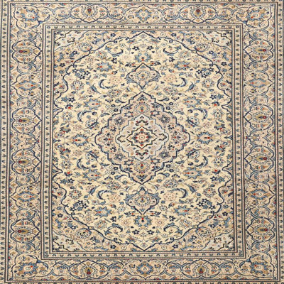 Gero Traditional Beige/Black Area Rug