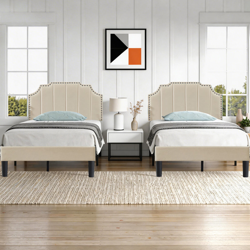 Lit plateforme tapissier Aldora, Beige