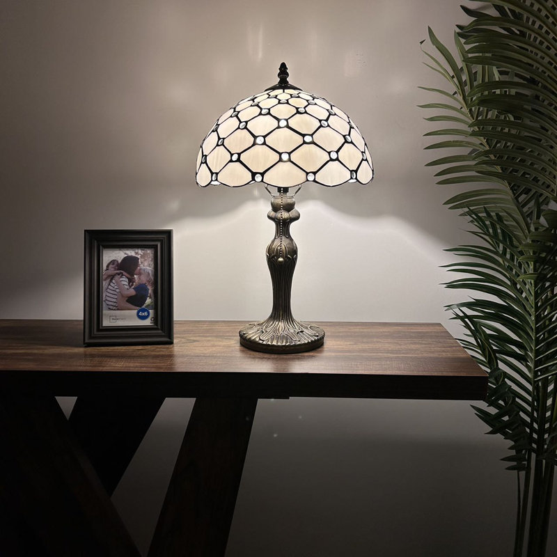 Lampe de table Varga Tiffany avec grains de cristal en verre coloré blanc et ampoule DEL incluse l 12 po x P 12 po x H 19 po