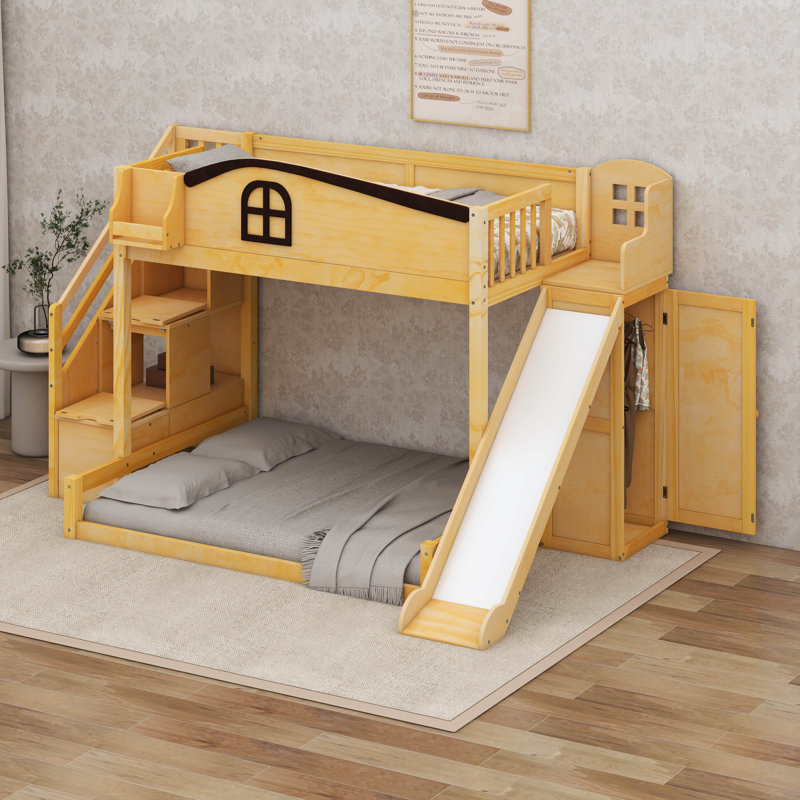 Lit simple superposé au dessus d'un lit double avec glissade et escalier, tablette de rangement et garde-robe, lit superposé en bois avec garde-corps