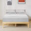 Cadre de lit en bois de pin original - Simple lit plateforme traditionnel pour un décor de chambre confortable