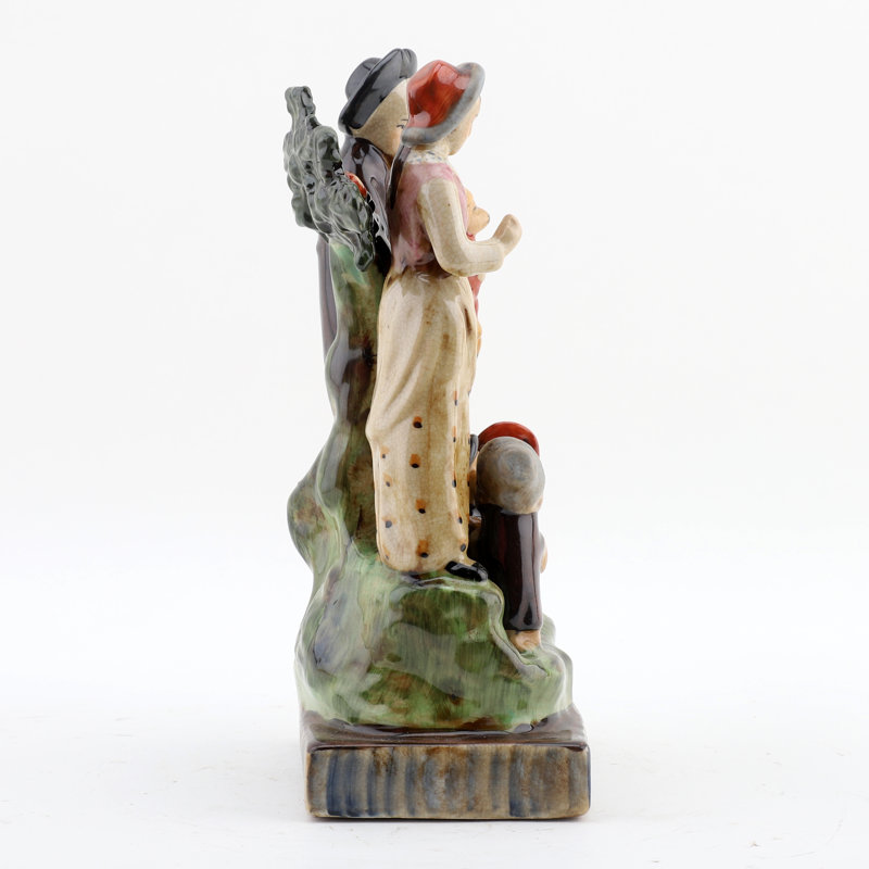 Figurines & Sculptures