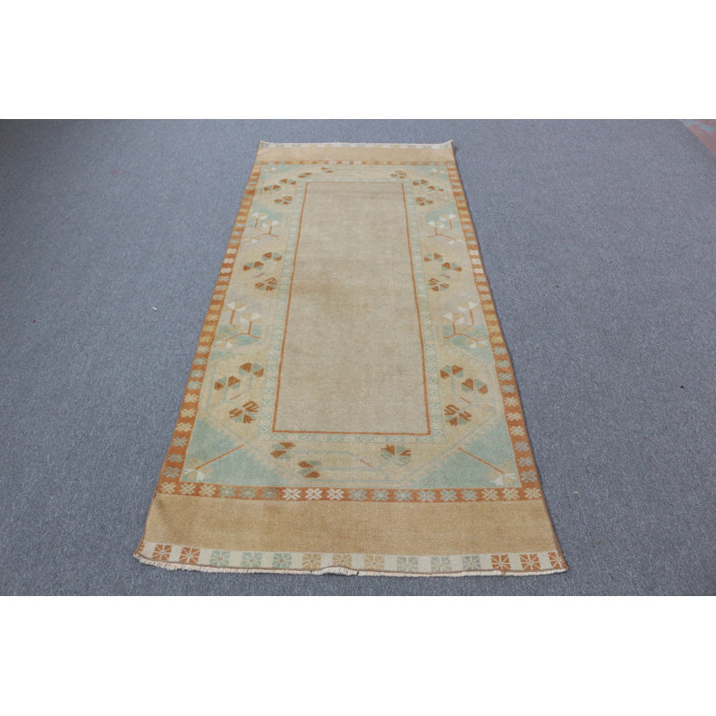 Le tapis rétro rétro Anatolian brun idéal pour une chambre de bébé est un tapis d'intérieur turc fabriqué à la main en Turquie