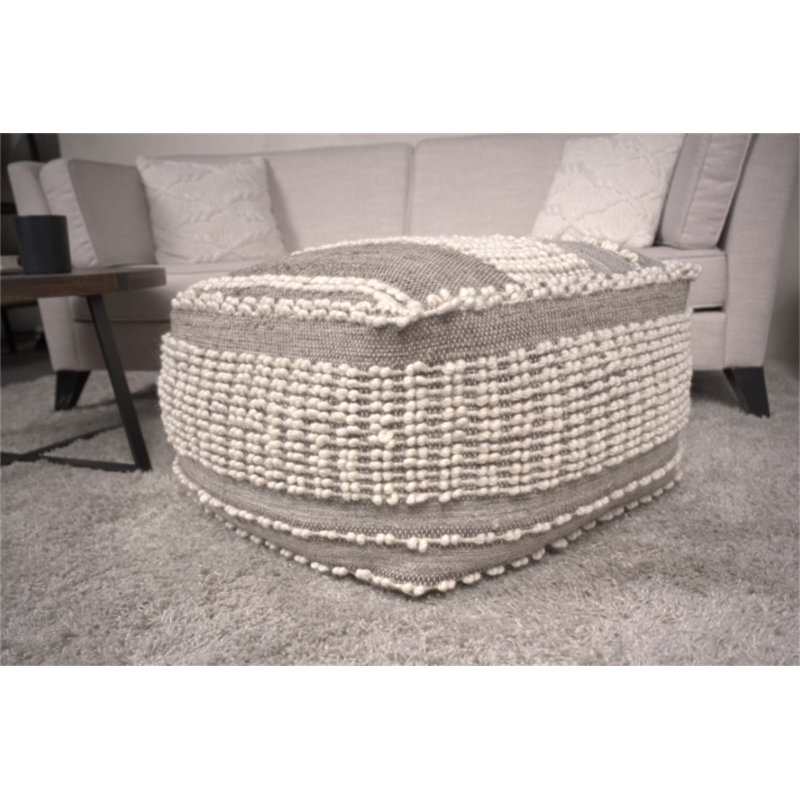 Grand repose-pieds rustique en laine et coton, capitonné à la main pour une assise confortable et un décor élégant