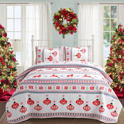 Christmas Quilt Set - Lightweight Soft Christmas Bedspread for Holiday Decor – Includes Quilt and Shams