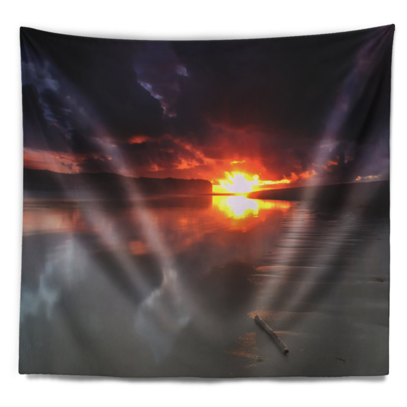 Tapisserie de soleil en mer noir, H 32 po x l 39 po