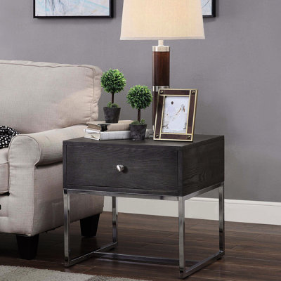 Table de bout moderne en chêne gris, offrant rangement et élégance