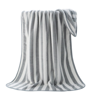 Velvet Bath Towel Towel For Adult Daily Use At Home Absorbent Dry Hair Towel That Does Not Hair Beach Towel Strip Patterned Bath Towel