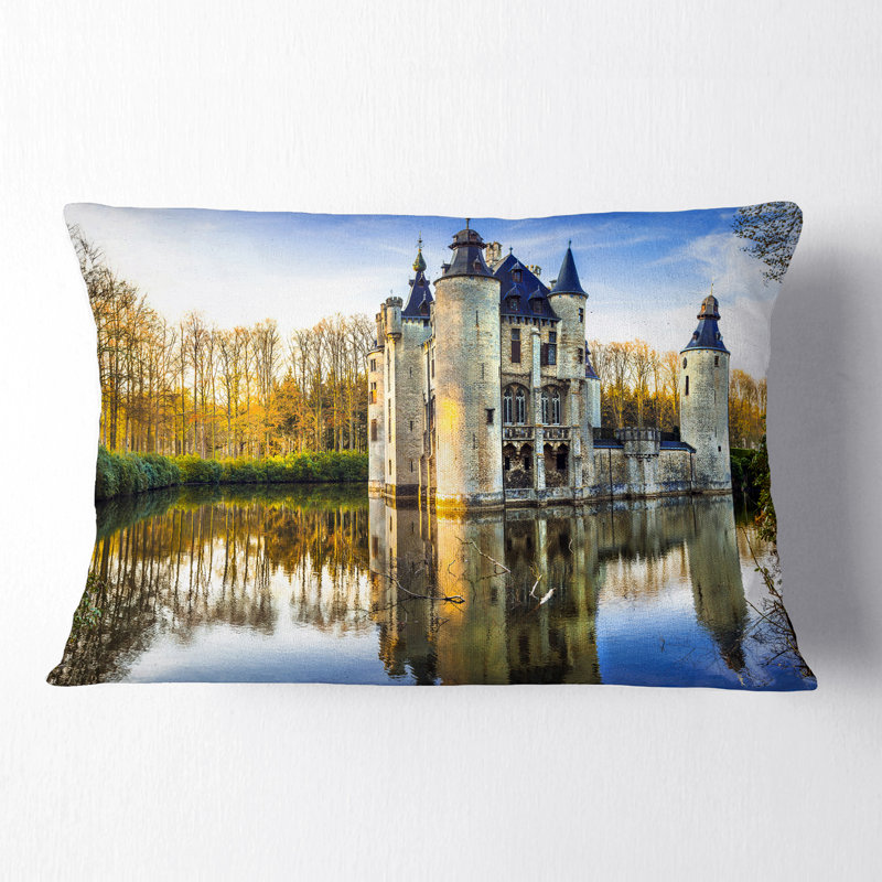 Coussin lombaire imprimé paysage médiéval