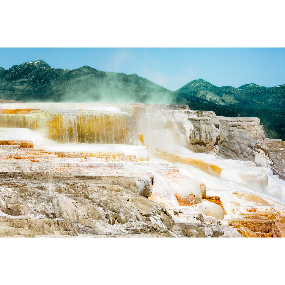 Heiße schwefelhaltige Quellen im Yellowstone Park