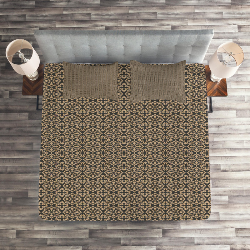Traditional Polyester Damask Coverlet, Queen Bedspread + 2 Shams
