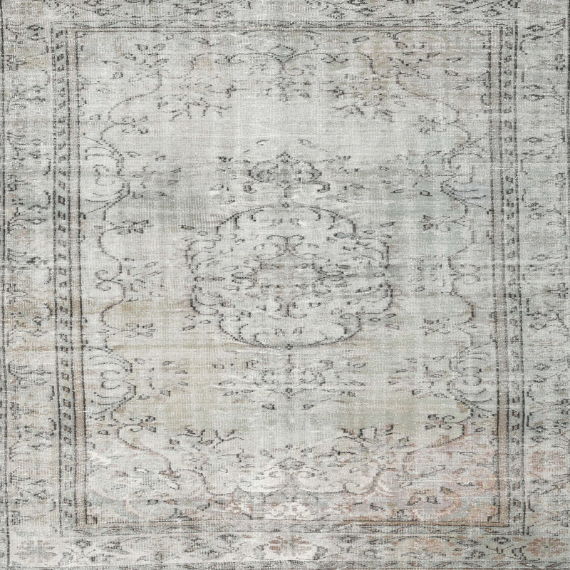 Tapis gris zone contemporaine, Carré 4 pi