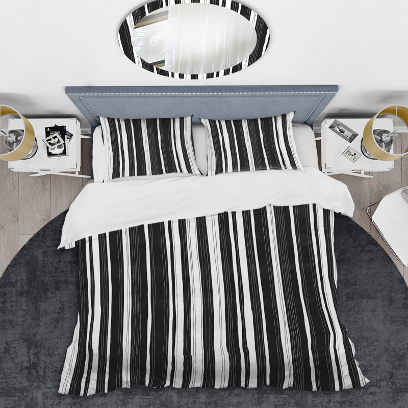 White and Black Striped Pattern Polyester Striped Duvet Cover Set, Queen Duvet Cover + 2 Standard Shams