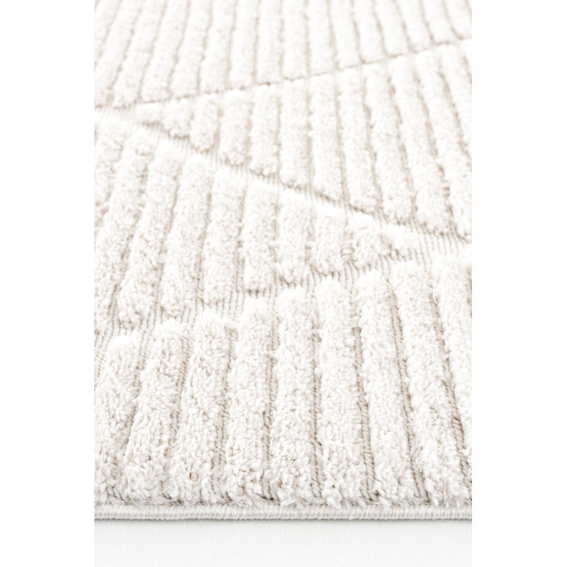 Schrie Machine Made Indoor / Outdoor Area Rug, Rectangle 6'6" x 9'6"